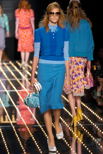 Look 24